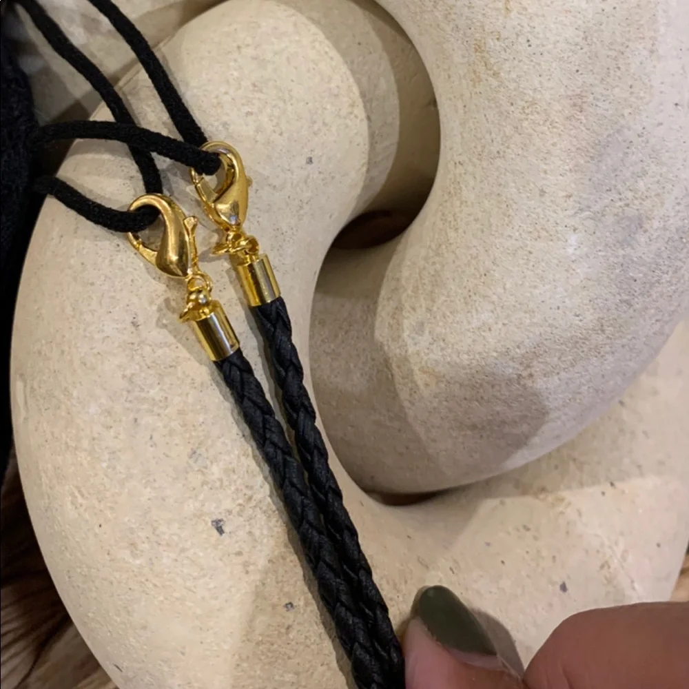 Black chain for masks or sunglasses